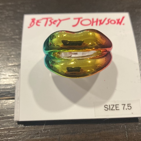 NEW Betsey Johnson Rainbow heart earrings ring 7.5 - Picture 3 of 4